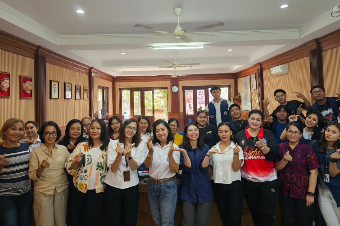 Primakara University Dukung Pengembangan UMKM Melalui Pelatihan Pemasaran Digital di Desa Sanur Kauh