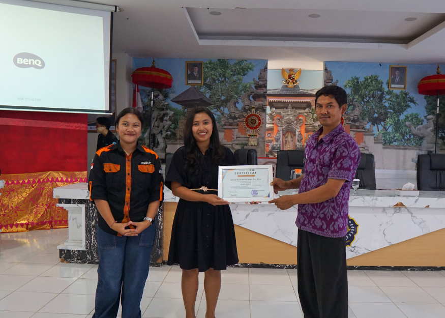 Perkuat Literasi Finansial Generasi Muda, Primakara University Kolaborasi dengan SMAN 2 Abiansemal melalui Program AKURASI 